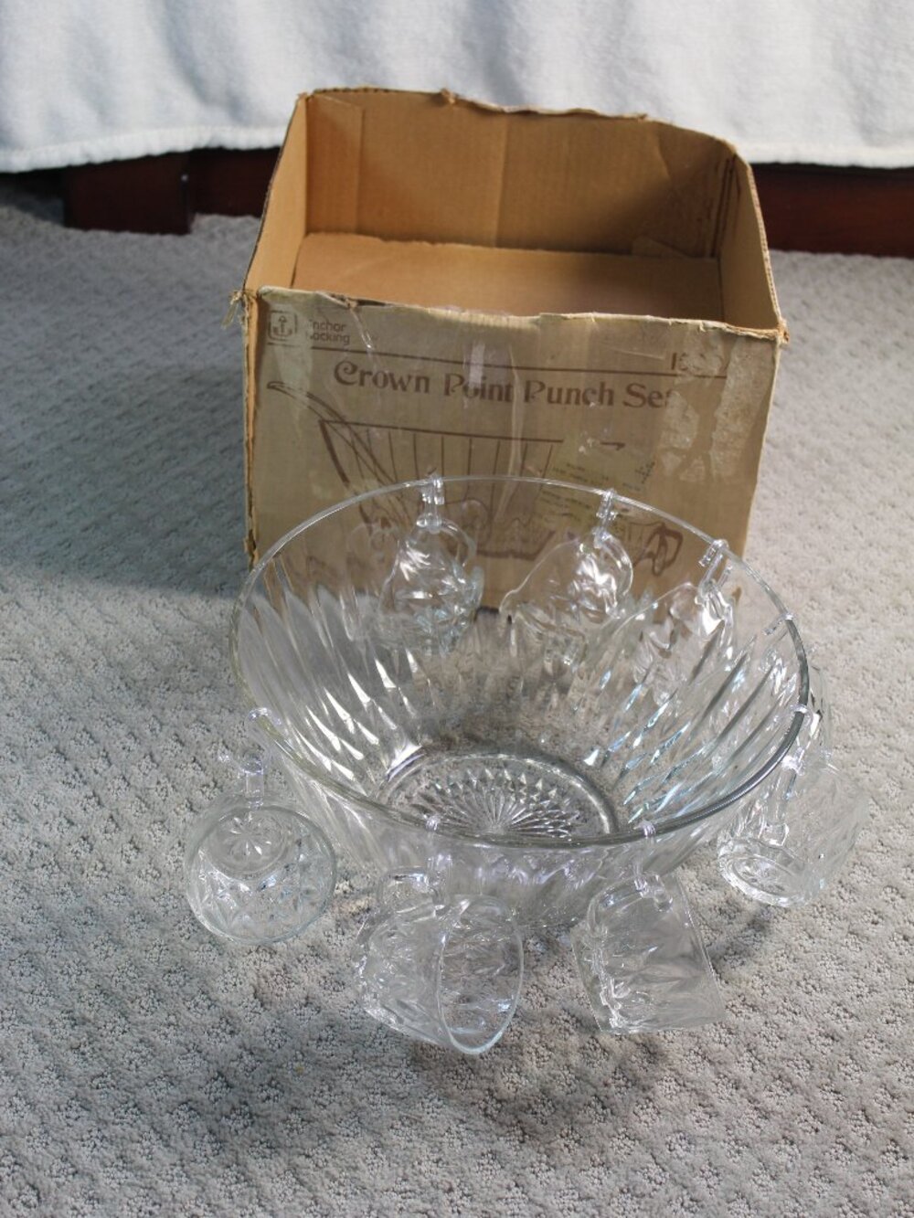 Vintage Anchor Hocking 8 Cups & Hooks Crown Point Glass Punch Bowl Set 1500/8